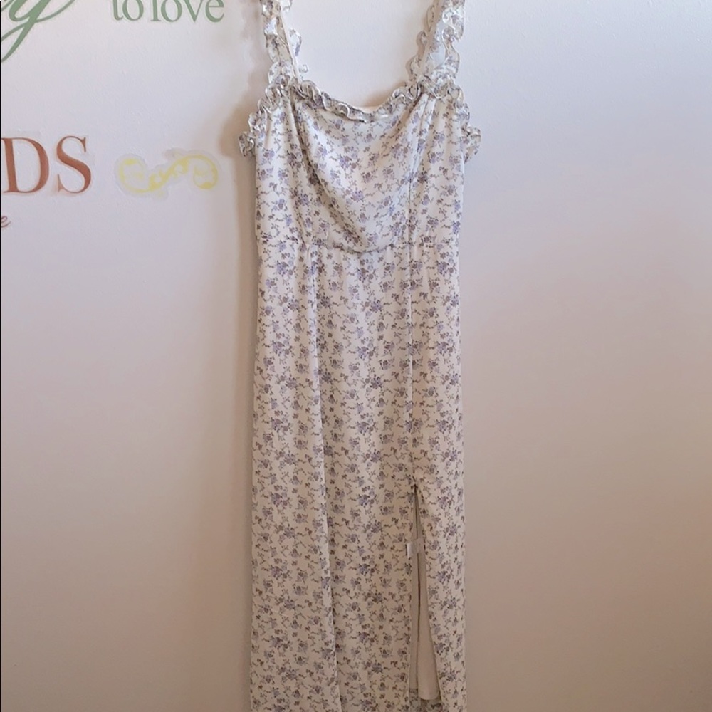 Isalis floral long dress w/ slit size M
